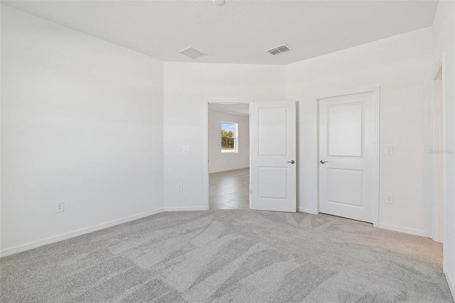 Spacious, unfurnished interior of a new home in Southpointe, Palmetto (Image 19).