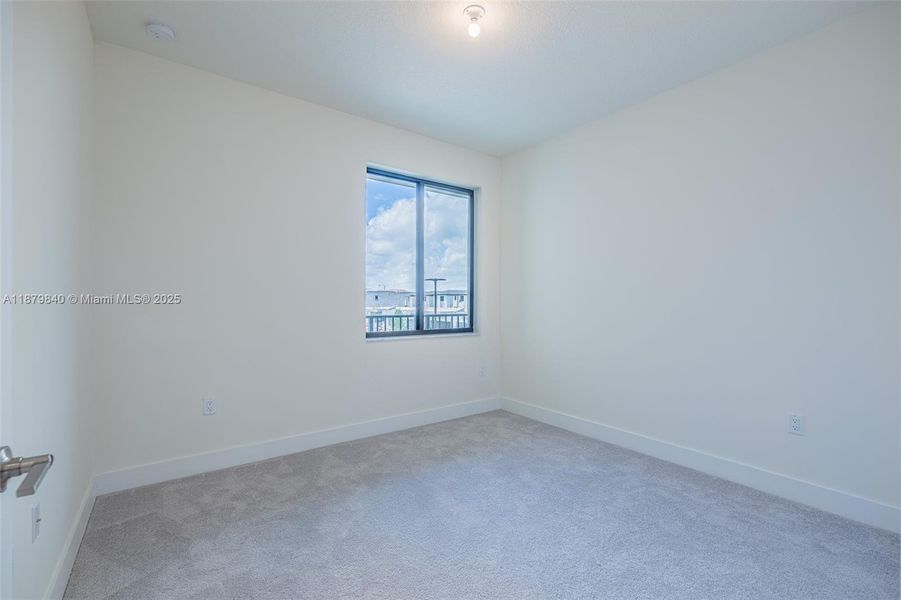 Spacious, unfurnished interior of a new home in , Doral (Image 30).