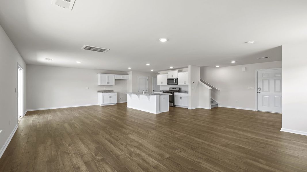 Spacious, unfurnished interior of a new home in Cedar Gap, Fountain Inn (Image 16).