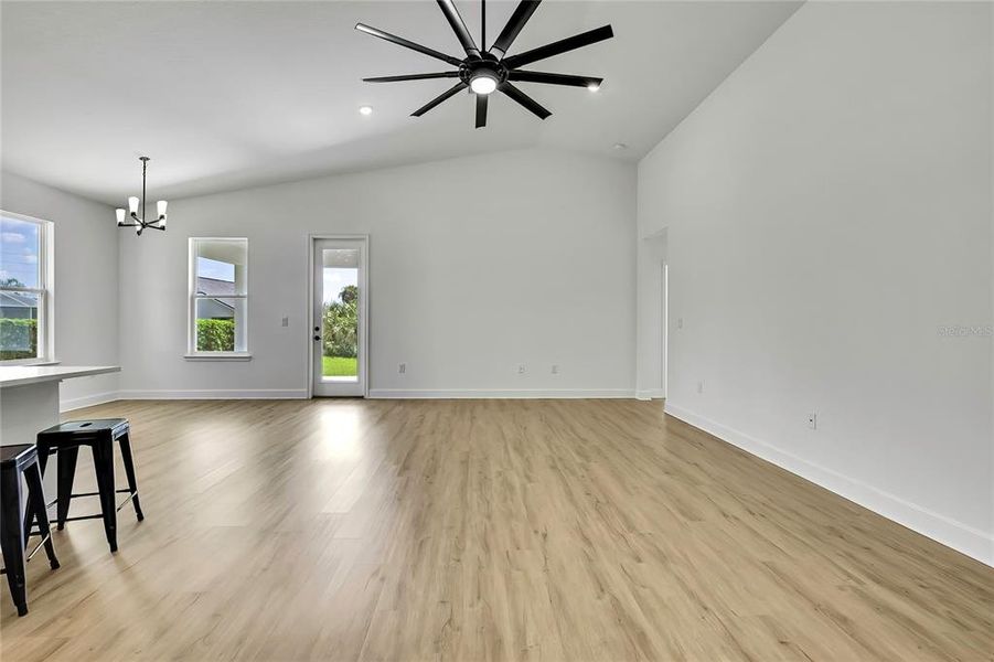 Spacious, unfurnished interior of a new home in , Spring Hill (Image 41).