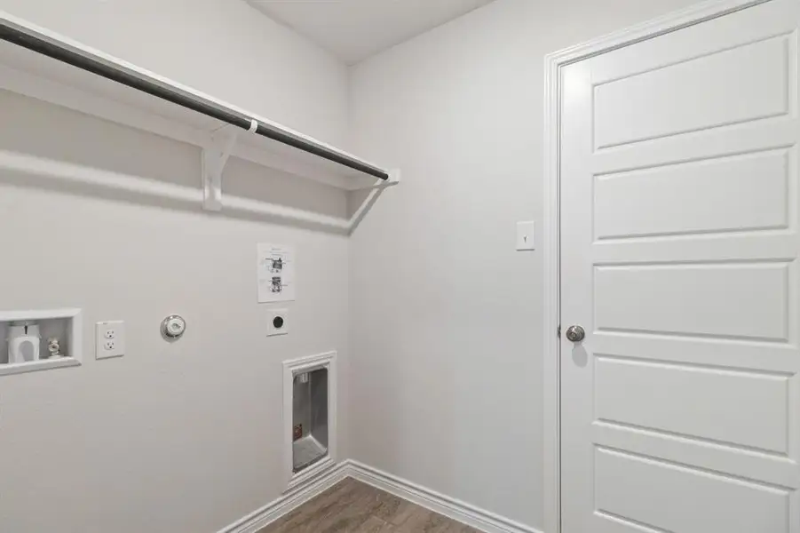 Spacious, unfurnished interior of a new home in Hanna Ranch, Everman (Image 11).