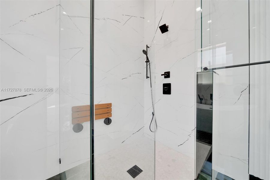 SHOWER SHOWER