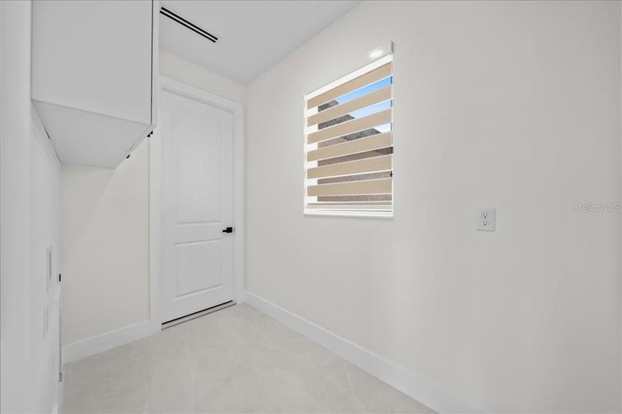 Spacious, unfurnished interior of a new home in , Lehigh Acres (Image 31).