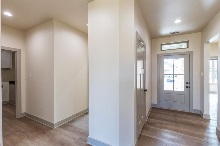 Spacious, unfurnished interior of a new home in , Abilene (Image 24).