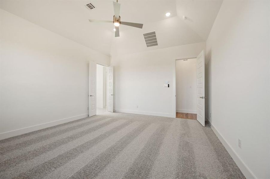 Spacious, unfurnished interior of a new home in Settlers Glen, New Fairview (Image 19).