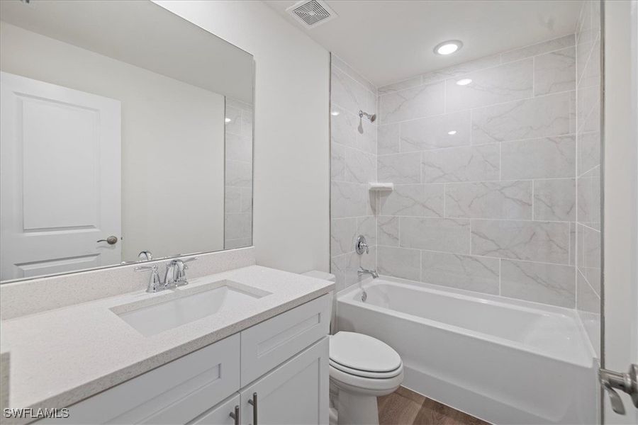 Furnished interior view inside a new home in Cape Coral, Cape Coral (Image 13).