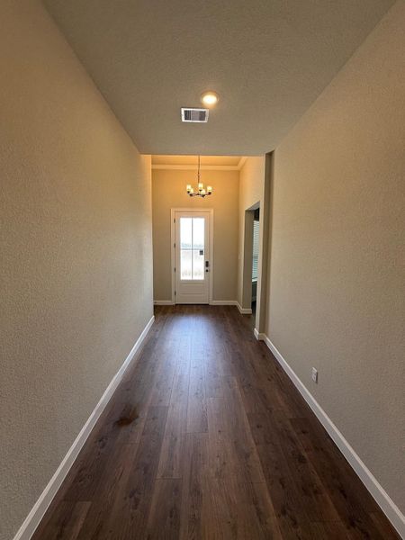 Spacious, unfurnished interior of a new home in Wellborn Settlement, College Station (Image 14).