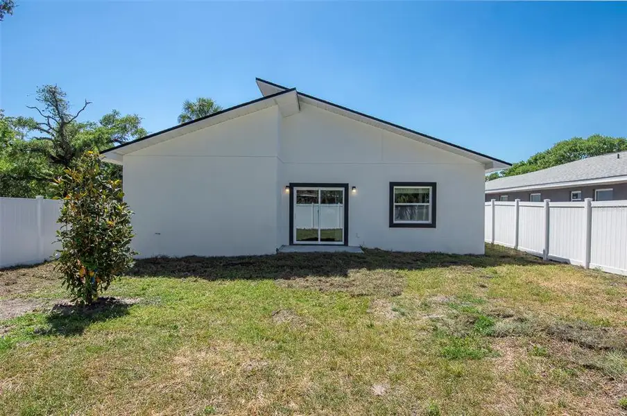 Exterior details and patio area of a home in , St. Petersburg (Image 3).