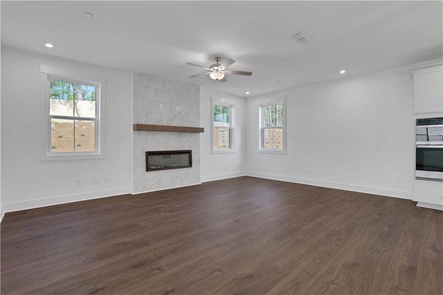 Spacious, unfurnished interior of a new home in Wisteria at GreenHouse, Marietta (Image 10). Spacious, unfurnished interior of a new home in Wisteria at GreenHouse, Marietta (Image 10).