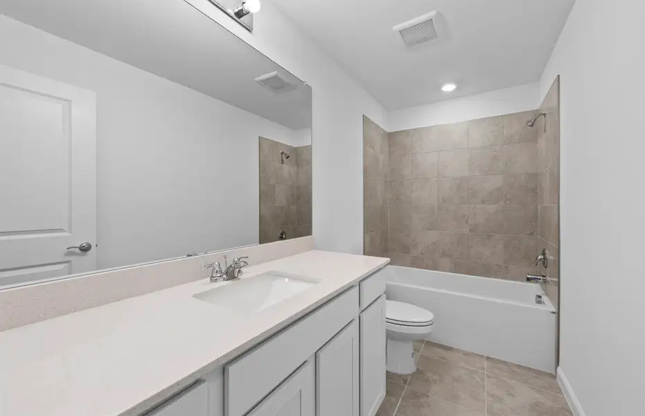 SWFL_CX_CAL_06500_McNair_Bath 3