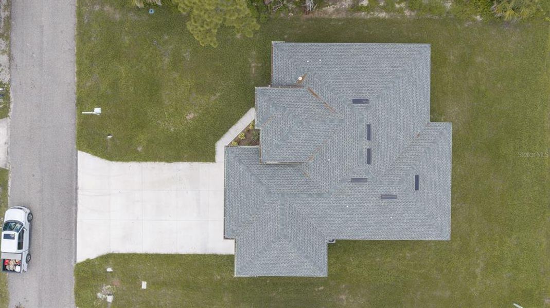 Exterior details and patio area of a home in , Port Charlotte (Image 33).