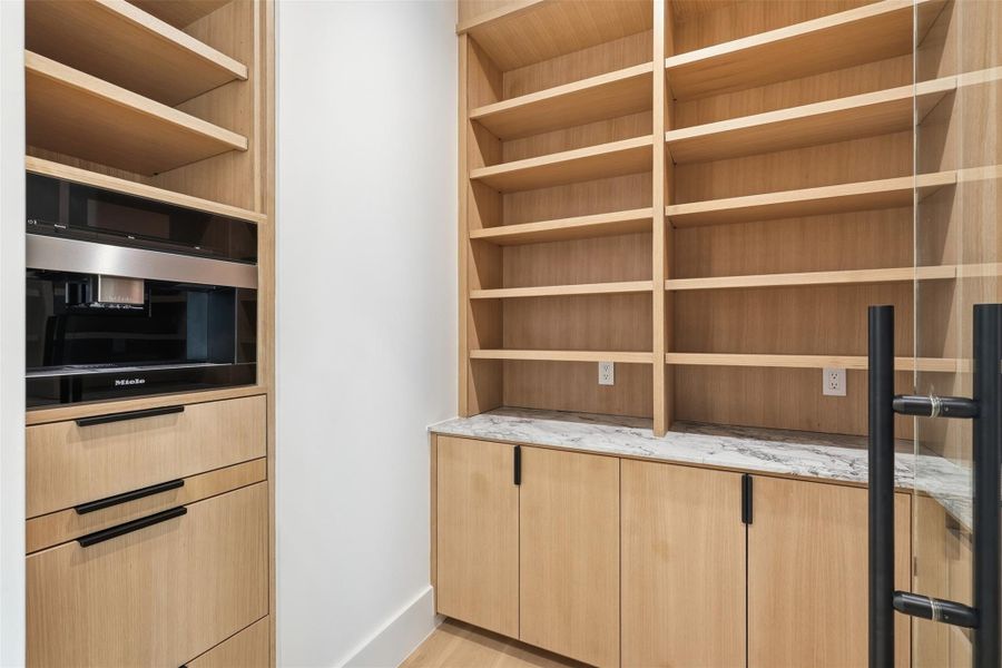 Walk in Pantry