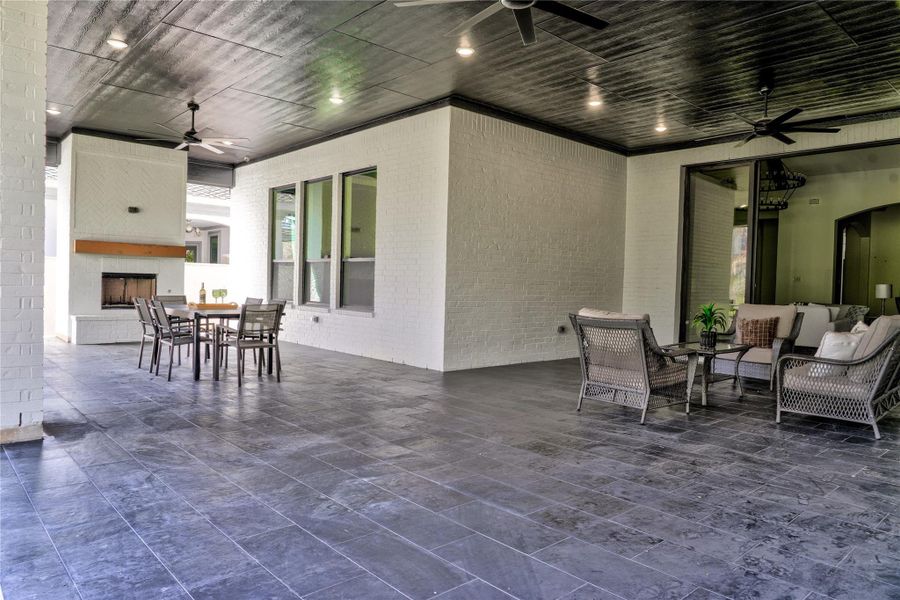 Exterior details and patio area of a home in , Montgomery (Image 31).