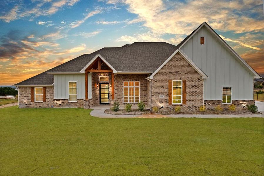 Exterior details and patio area of a home in , Weatherford (Image 3).