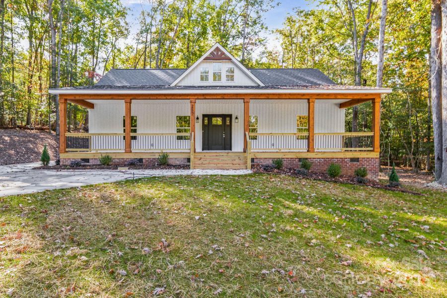 Exterior details and patio area of a home in , Mount Gilead (Image 19).