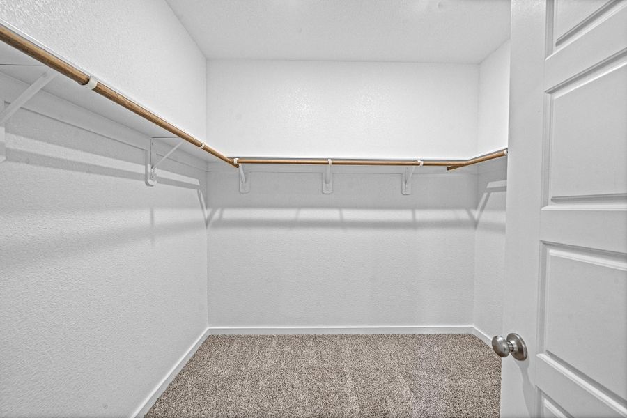 Spacious, unfurnished interior of a new home in , Houston (Image 24).