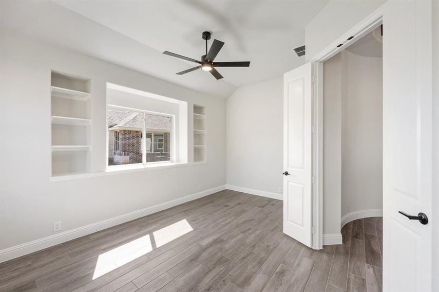 Spacious, unfurnished interior of a new home in Abe's Landing, Granbury (Image 24).