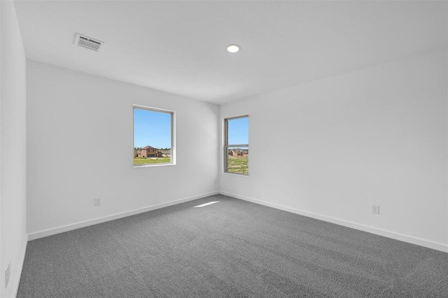 Spacious, unfurnished interior of a new home in Rolling Ridge, Van Alstyne (Image 29).