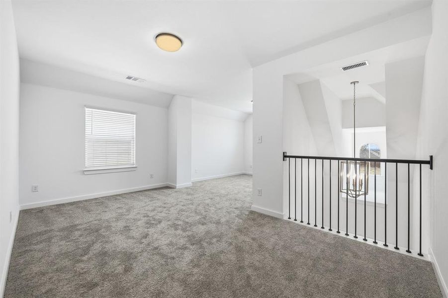 Spacious, unfurnished interior of a new home in Wildridge, Oak Point (Image 23).