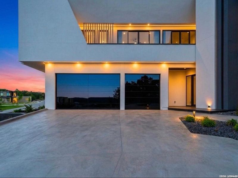 Exterior details and patio area of a home in , San Antonio (Image 41).