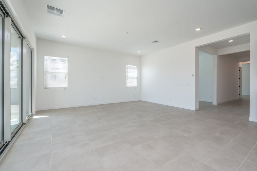 Spacious, unfurnished interior of a new home in Terraza, San Tan Valley (Image 11). Spacious, unfurnished interior of a new home in Terraza, San Tan Valley (Image 11).