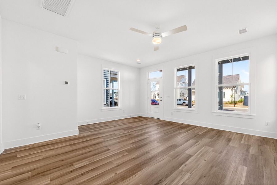 Spacious, unfurnished interior of a new home in , Summerville (Image 21).