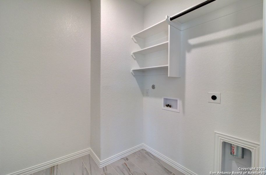 Furnished interior view inside a new home in Meyer Ranch – Premier, New Braunfels (Image 6). Furnished interior view inside a new home in Meyer Ranch – Premier, New Braunfels (Image 6).