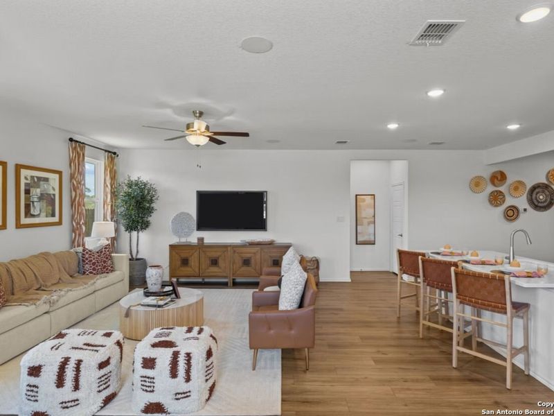 Furnished interior view inside a new home in Hickory Ridge, San Antonio (Image 9). Furnished interior view inside a new home in Hickory Ridge, San Antonio (Image 9).