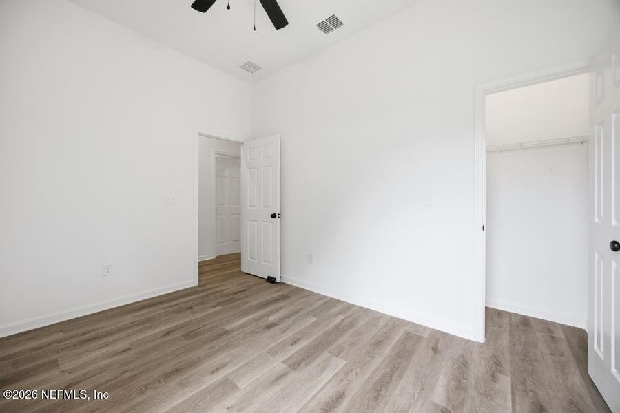 Spacious, unfurnished interior of a new home in , Jacksonville (Image 17).