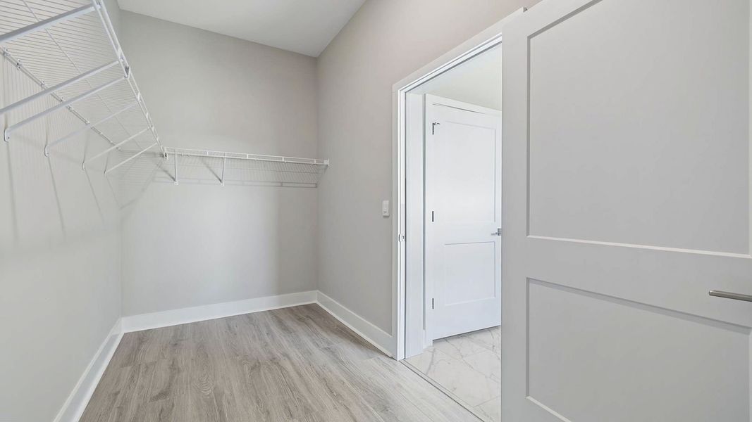 Spacious, unfurnished interior of a new home in Cottonwood Ridge, Piedmont (Image 21).