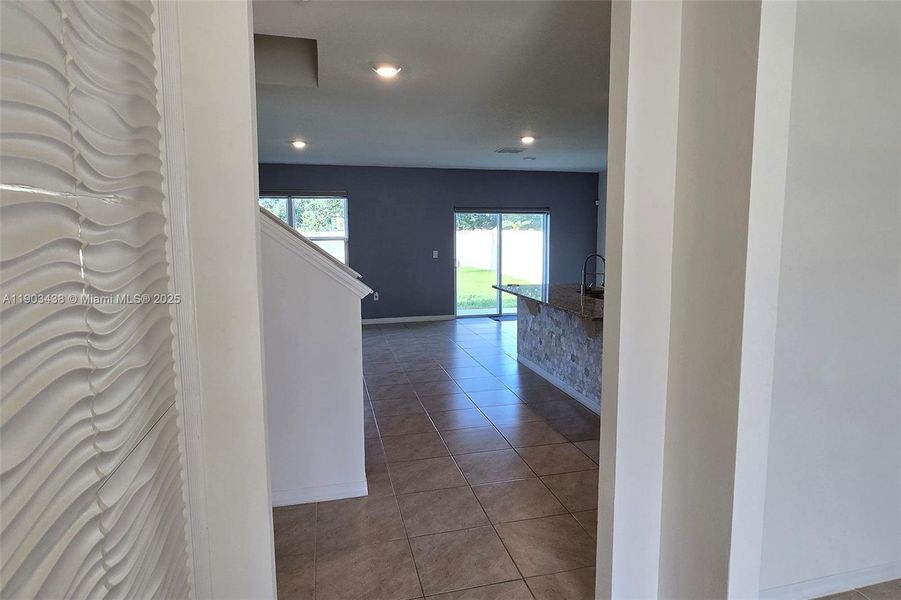 Spacious, unfurnished interior of a new home in , Davenport (Image 38).