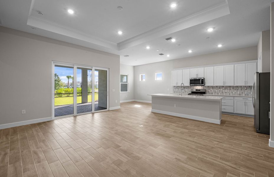 Spacious, unfurnished interior of a new home in Del Webb Oak Creek, North Fort Myers (Image 24).