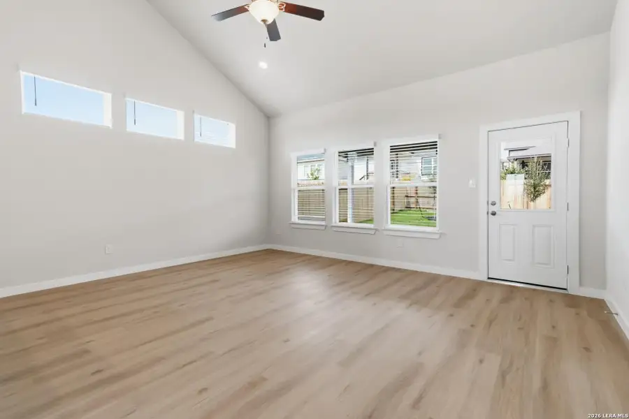 Spacious, unfurnished interior of a new home in Hunters Ranch, San Antonio (Image 26).