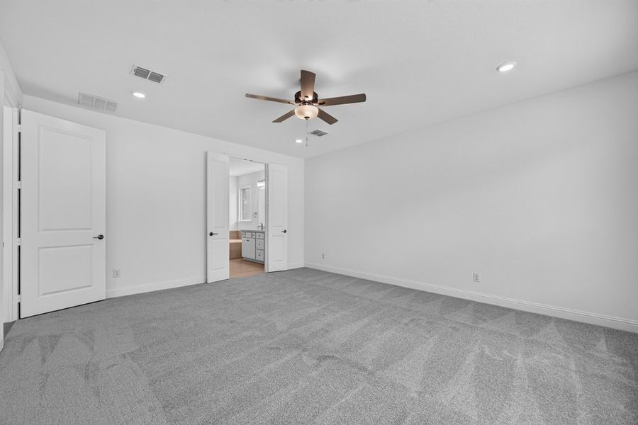 Spacious, unfurnished interior of a new home in Highland Lakes, McKinney (Image 14). Spacious, unfurnished interior of a new home in Highland Lakes, McKinney (Image 14).