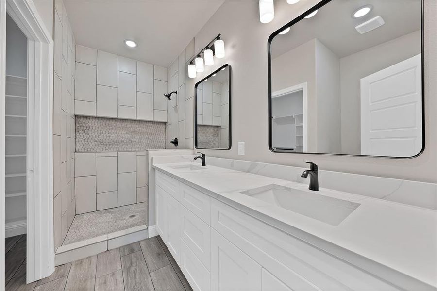 Furnished interior view inside a new home in , Granbury (Image 8).