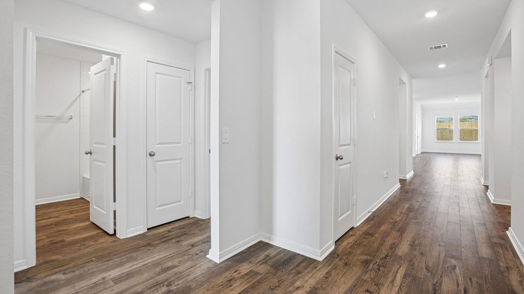 Spacious, unfurnished interior of a new home in Prairie Lakes, Buda (Image 37).