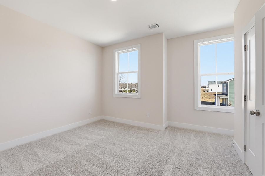 Spacious, unfurnished interior of a new home in Wildflower, Chattanooga (Image 15).