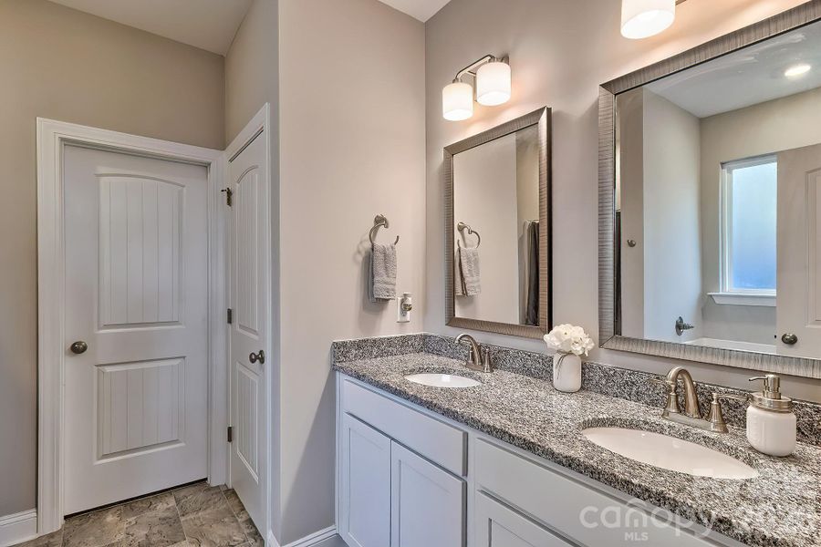 Furnished interior view inside a new home in , Kershaw (Image 30).