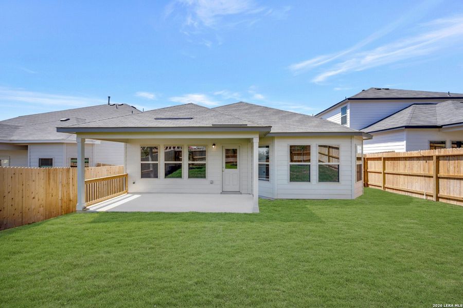 Exterior details and patio area of a home in Mesquite Ridge, San Antonio (Image 28).