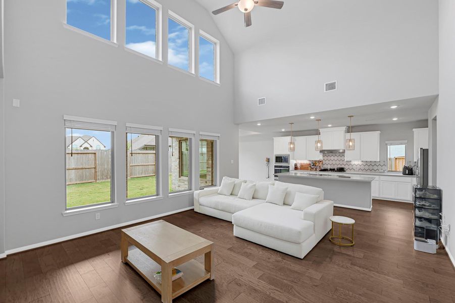 Image 13 of a home in Towne Lake 60'. Image 13 of a home in Towne Lake 60'.