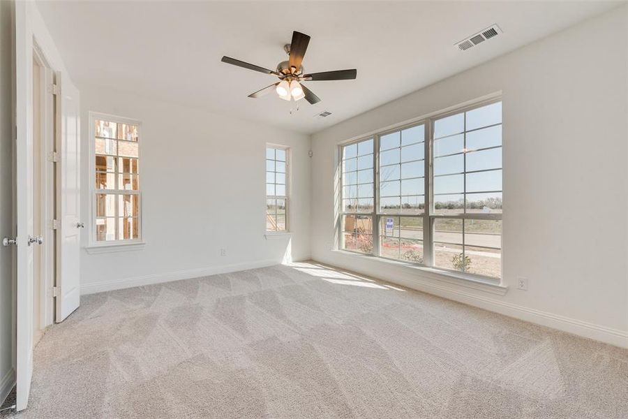Spacious, unfurnished interior of a new home in Trails at Cottonwood Creek, Rowlett (Image 27).