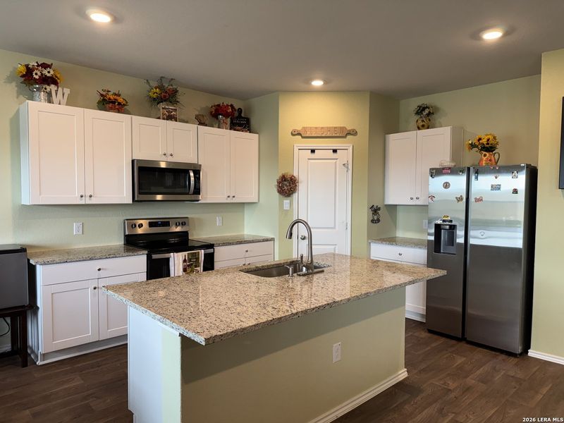Furnished interior view inside a new home in Winding Creek, New Braunfels (Image 11). Furnished interior view inside a new home in Winding Creek, New Braunfels (Image 11).