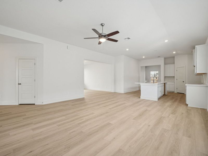 Spacious, unfurnished interior of a new home in Stetson Ridge, Marion (Image 19).