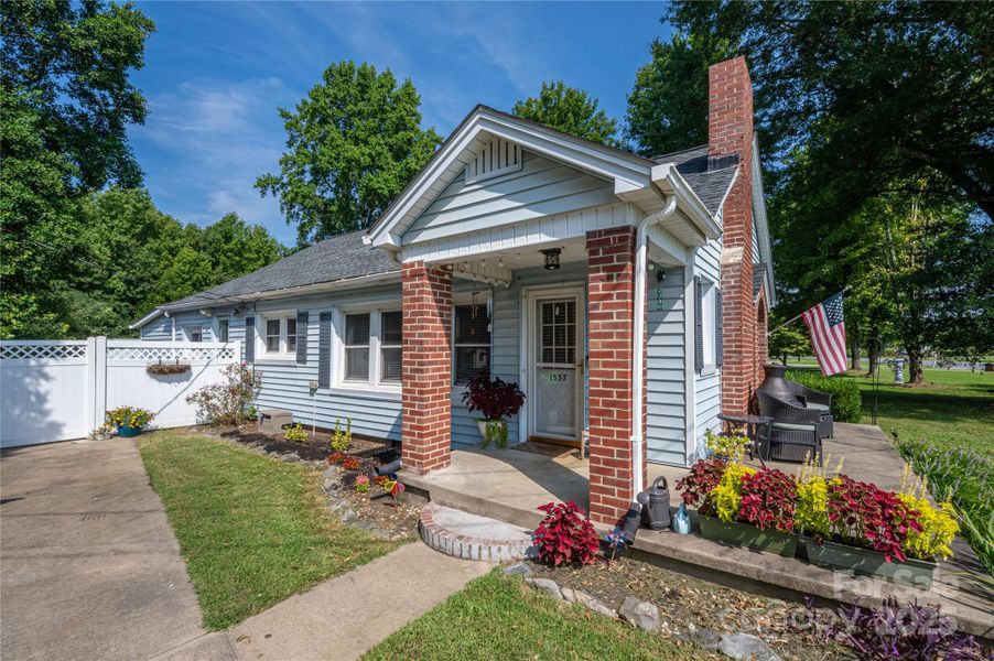 Front exterior of a new home in , Shelby, NC, highlighting curb appeal (Image 1).