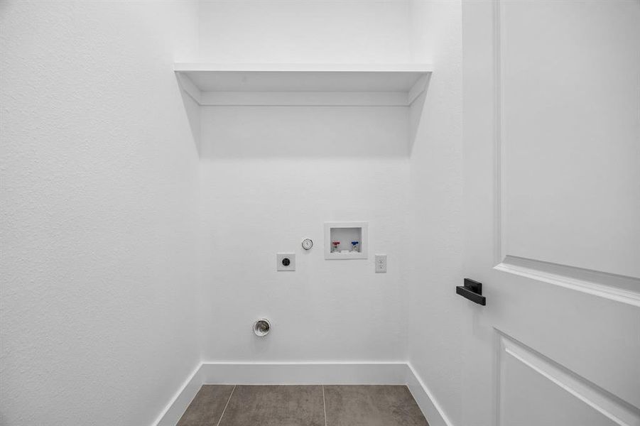 Spacious, unfurnished interior of a new home in , Dallas (Image 23).