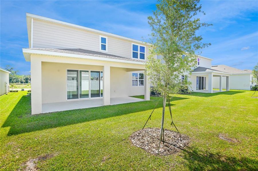 Exterior details and patio area of a home in , Tavares (Image 17).