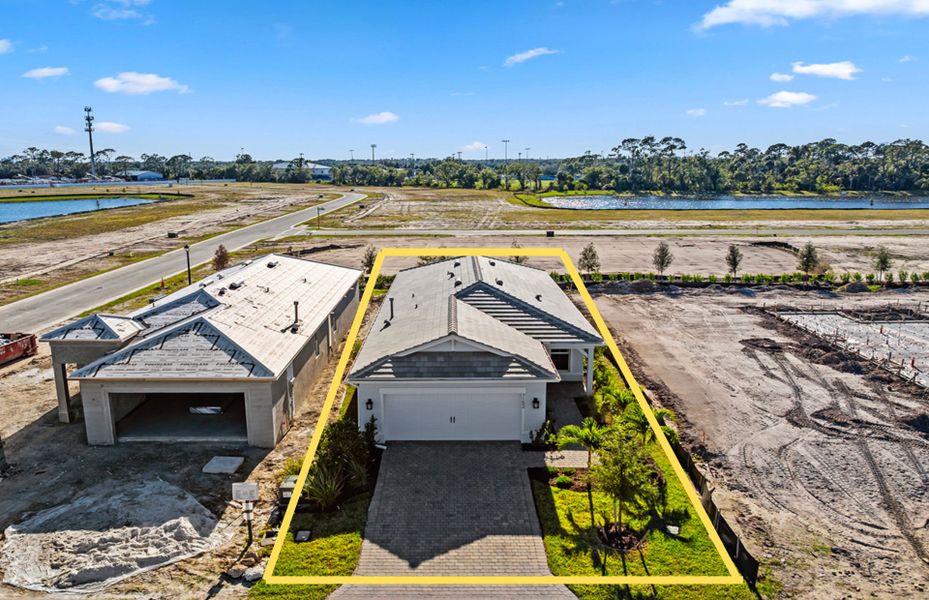 Image 33 of a home in Del Webb Oak Creek.