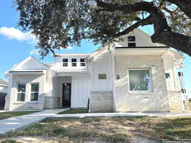 Exterior details and patio area of a home in , Victoria (Image 24).