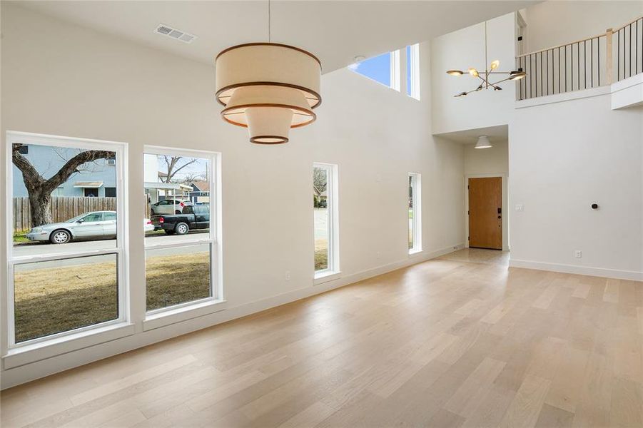 Spacious, unfurnished interior of a new home in , Dallas (Image 23).
