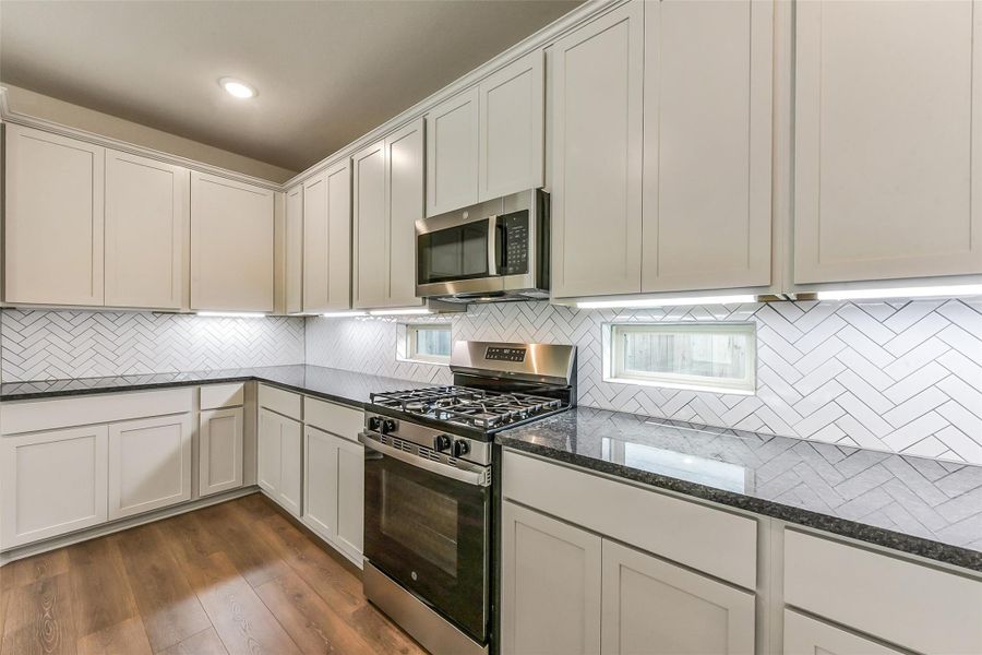 Furnished interior view inside a new home in Colony at Pinehurst, Pinehurst (Image 9).